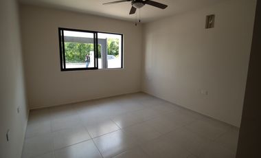 CASA EN VENTA MERIDA, CONKAL, PRIVADA MANANTIALES , CASA TOH, ENTREGA INMEDIATA