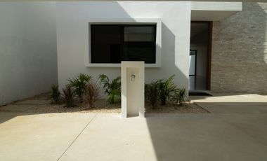 CASA EN VENTA MERIDA, CONKAL, PRIVADA MANANTIALES , CASA TOH, ENTREGA INMEDIATA