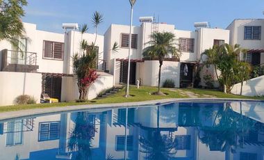 Casa en Venta con alberca en Xochitepec, Morelos