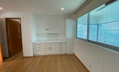 EXCLUSIVA RESIDENCIA EN MODERNO CONDOMINIO