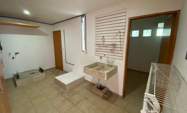 EXCLUSIVA RESIDENCIA EN MODERNO CONDOMINIO