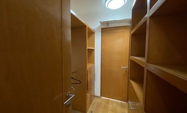 EXCLUSIVA RESIDENCIA EN MODERNO CONDOMINIO