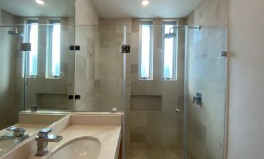 EXCLUSIVA RESIDENCIA EN MODERNO CONDOMINIO