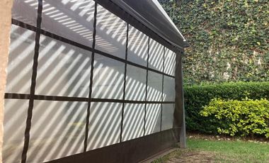 EXCLUSIVA RESIDENCIA EN MODERNO CONDOMINIO