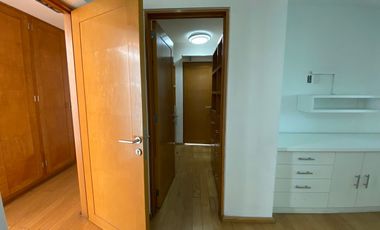 EXCLUSIVA RESIDENCIA EN MODERNO CONDOMINIO