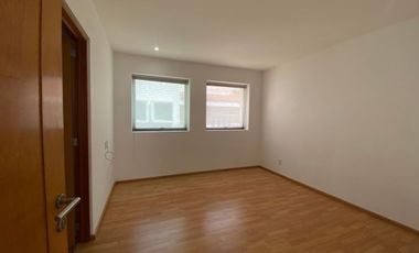 EXCLUSIVA RESIDENCIA EN MODERNO CONDOMINIO