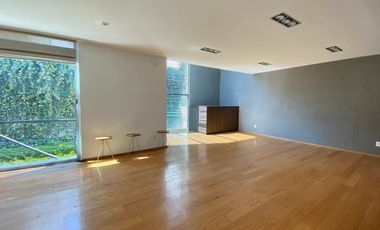 EXCLUSIVA RESIDENCIA EN MODERNO CONDOMINIO