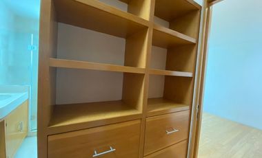 EXCLUSIVA RESIDENCIA EN MODERNO CONDOMINIO