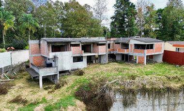 Casa en venta frente a Fraccionamiento La Orduña- 2,500 m2 de Terreno