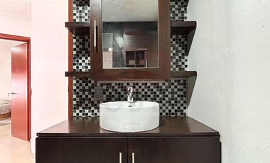 LAS ALAMEDAS CASA EN VENTA FRENTE A PARQUE