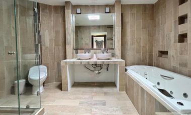 LAS ALAMEDAS CASA EN VENTA FRENTE A PARQUE