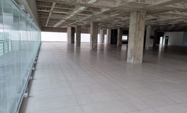 Locales comerciales en renta — PB 1,233 m² · N1 500 m² — Blvd. Bernardo Quintana