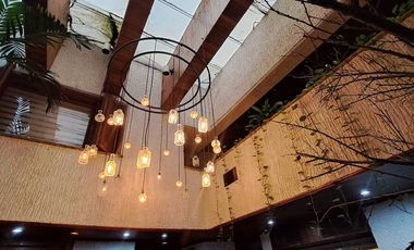 AMPLIA CASA SOBRE AV. GUADALUPE. IDEAL PARA VIVIENDA O NEGOCIO