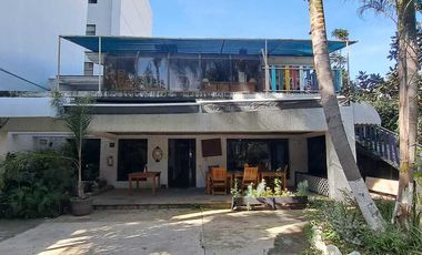 AMPLIA CASA SOBRE AV. GUADALUPE. IDEAL PARA VIVIENDA O NEGOCIO