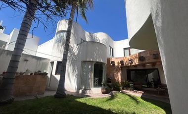 CASA EN VENTA EN PEDREGAL 1