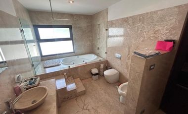 CASA EN VENTA EN PEDREGAL 1