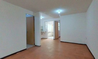 Venta de casa en condominio en San Pablo Autopan, con 3 recámaras