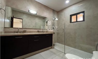 ALQUILER DE CASA CON LINEA BLANCA EN EMBASSY CLUB, CLAYTON (8)