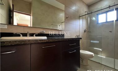 ALQUILER DE CASA CON LINEA BLANCA EN EMBASSY CLUB, CLAYTON (8)