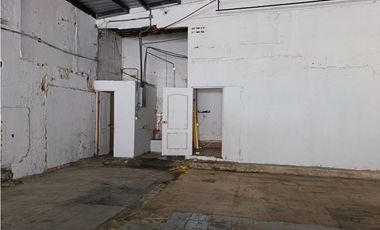 TUMBA MUERTO / LOCAL COMERCIAL / 269M / DIVISIONES / SOBRE VIA