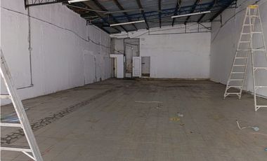 TUMBA MUERTO / LOCAL COMERCIAL / 269M / DIVISIONES / SOBRE VIA