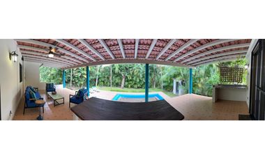 Coronado house located close to the beach