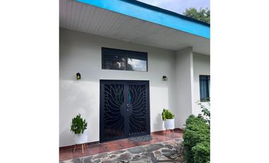 Coronado house located close to the beach