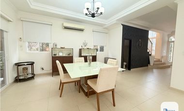 Venta de Casa en Altos de Panamá