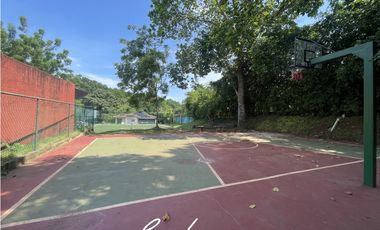 ALQUILER DE CASA CON LINEA BLANCA EN EMBASSY CLUB, CLAYTON (8)