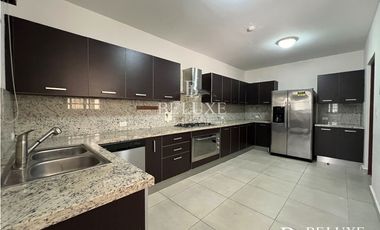 ALQUILER DE CASA CON LINEA BLANCA EN EMBASSY CLUB, CLAYTON (8)