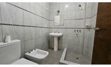 CASA · VENTA · 5 DORMTORIOS ·DRUMMOND MAS DE 600M2 · LUJAN