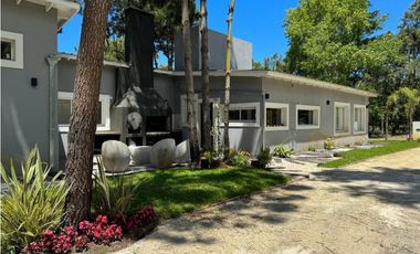 Casa en venta 5 ambientes Costa del Este
