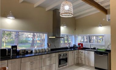 Casa en venta 5 ambientes Costa del Este