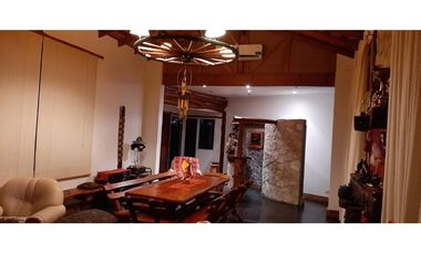 Amplia Casa de Campo en Venta Estancia Las Lilas