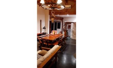 Amplia Casa de Campo en Venta Estancia Las Lilas