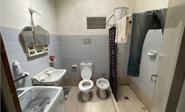 CASA DE 3 DORMITORIOS A RECICLAR EN VENTA ZONA SANTA TERESITA