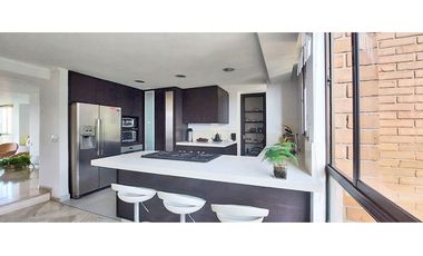 Vendo Apto remodelado sector Los Balsos, sin ruido ni poniente