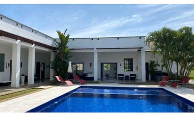 LINDA FINCA CON CASA CAMPESTRE EN VENTA EN RESTREPO META