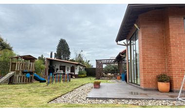 VENTA - Casa Campestre Exclusiva en Cajicá - Con cabaña independiente