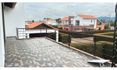 VENTA - Casa Campestre Exclusiva en Cajicá - Con cabaña independiente