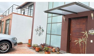 VENTA - Casa Campestre Exclusiva en Cajicá - Con cabaña independiente