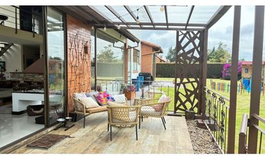 VENTA - Casa Campestre Exclusiva en Cajicá - Con cabaña independiente