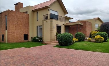 Vendo / arriendo linda casa en Cajica