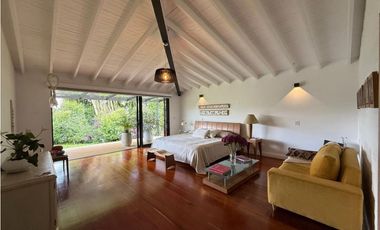 Casa en venta en unidad con portón eléctrico en el Carmen Canadá