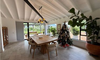 Casa en venta en unidad con portón eléctrico en el Carmen Canadá