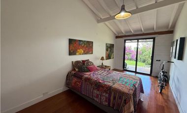 Casa en venta en unidad con portón eléctrico en el Carmen Canadá