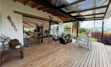 Casa en venta en unidad con portón eléctrico en el Carmen Canadá