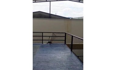 SE ARRIENDA BODEGA EN EL CENTRO