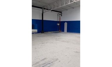 SE ARRIENDA BODEGA EN EL CENTRO