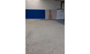 SE ARRIENDA BODEGA EN EL CENTRO